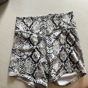 Balance Athletica shorts size Small